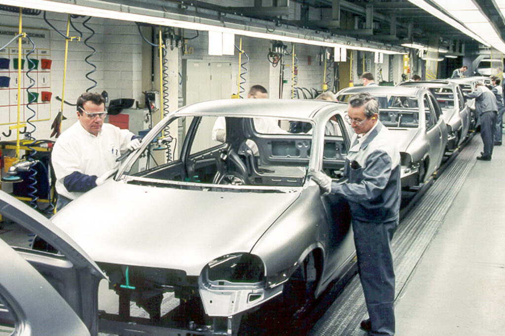 Opel Corsa B compie 30 anni: una bestseller innovativa e originale - il  Dossier
